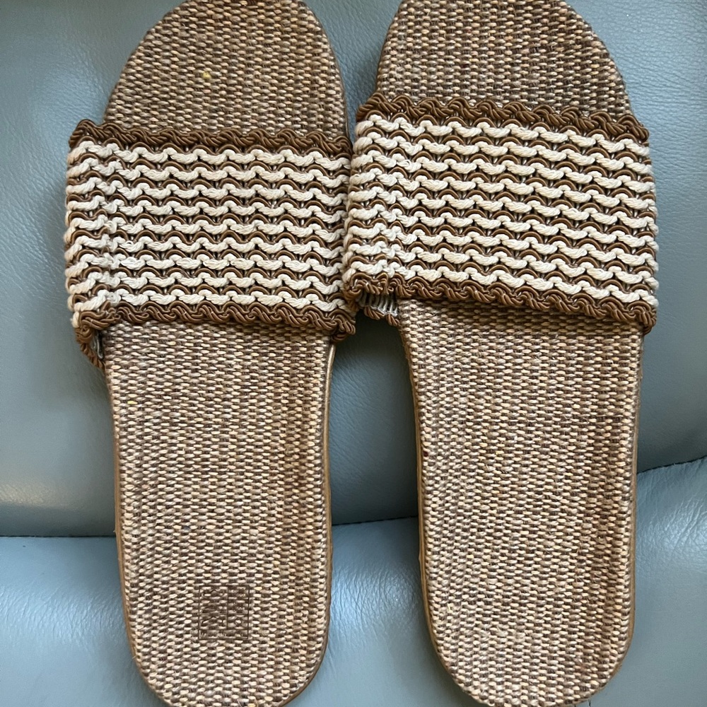 Sandals/slides - Picture 4 of 6